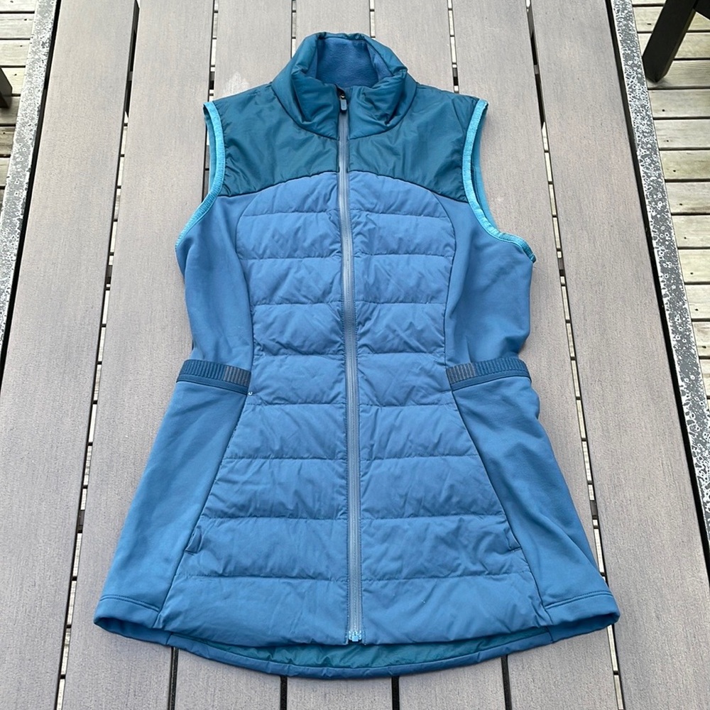 Lululemon Down For It All Vest size 4 dark blue